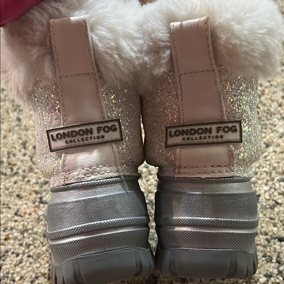 Kids Silver Glitter Winter Boots - Picture 5 of 6